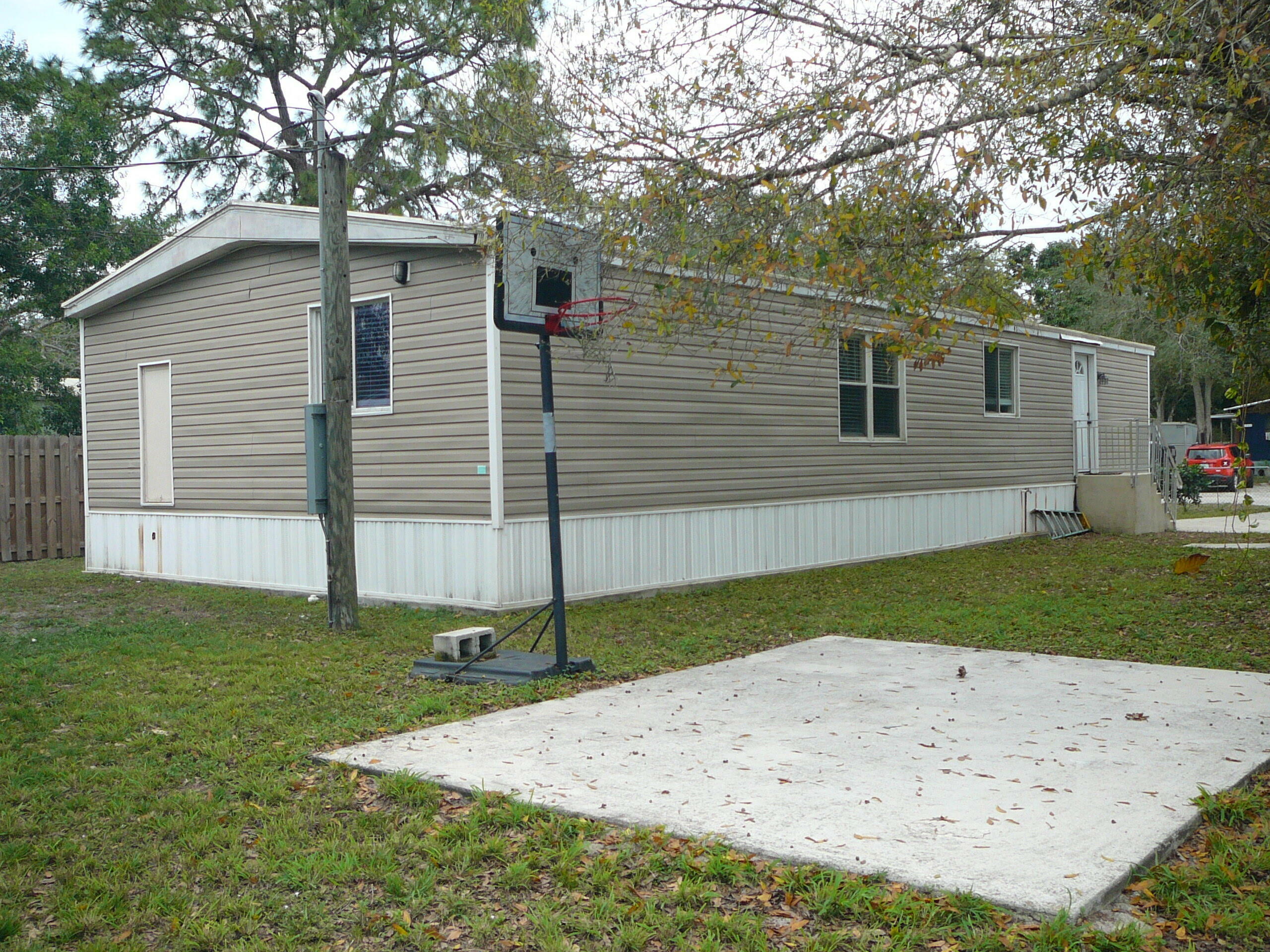 Property Photo:  1205 W Joy Lane  FL 34945 