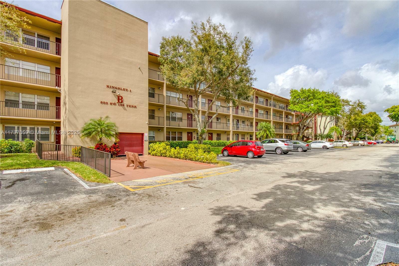 Property Photo:  850 SW 133rd Ter 213B  FL 33027 