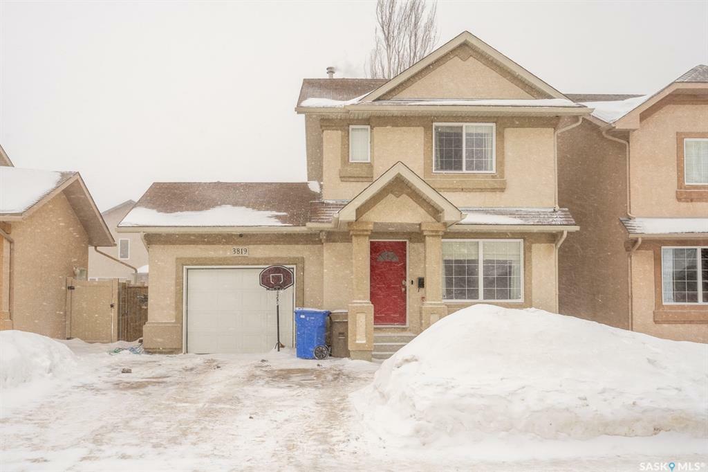 Property Photo:  3819 Deutsch Drive E  SK S4N 7P2 