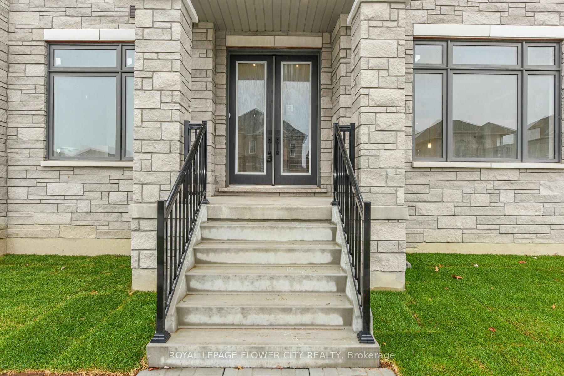 Property Photo:  2 Dolomite Dr  ON L6P 4R6 