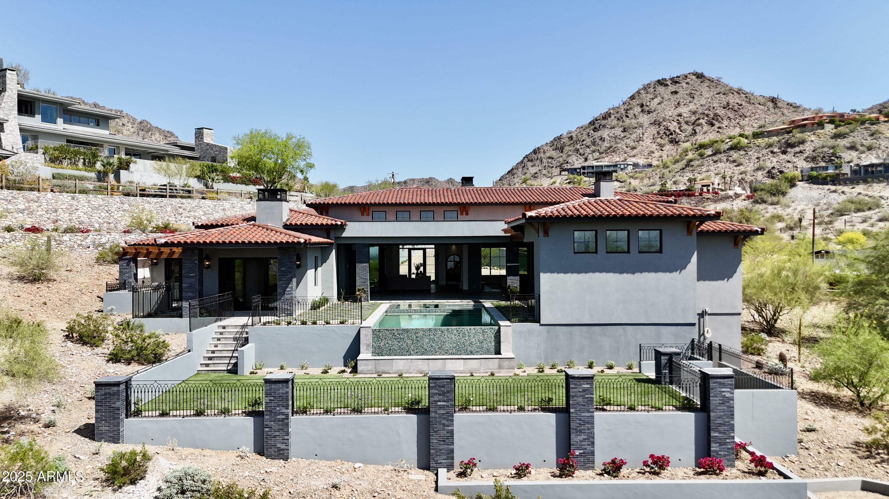 Property Photo: 6825 N 39th Place AZ 85253