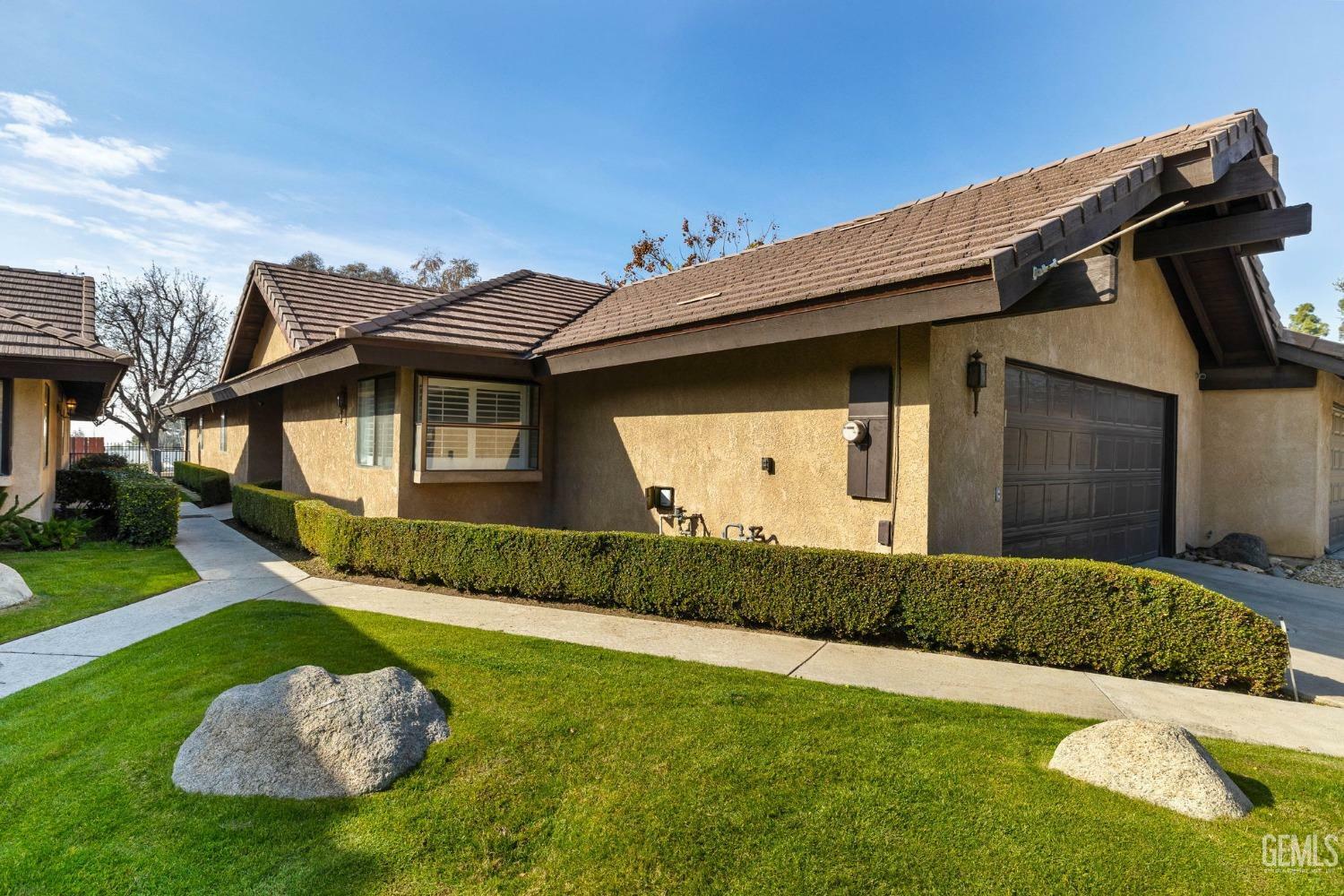 Property Photo: 2323 Easthills Drive 16 CA 93306