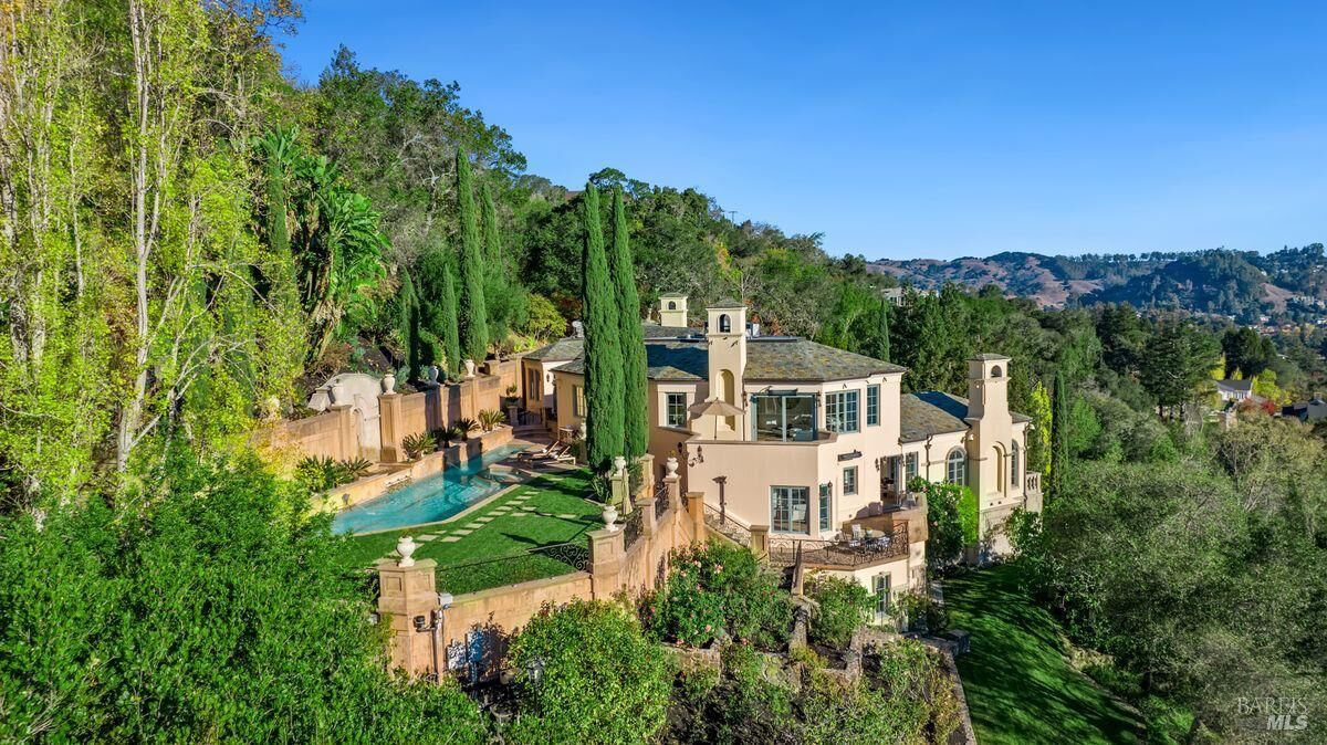 Property Photo: 27 Upper Road CA 94957