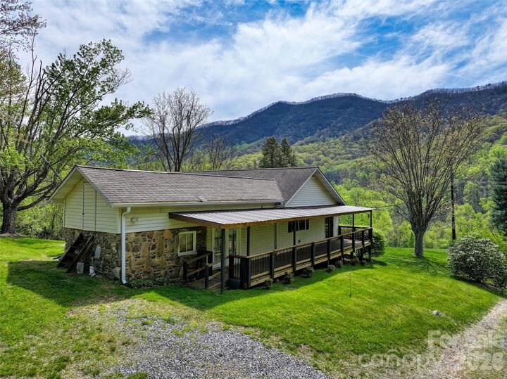 Property Photo: 1567 Newfound Road NC 28748