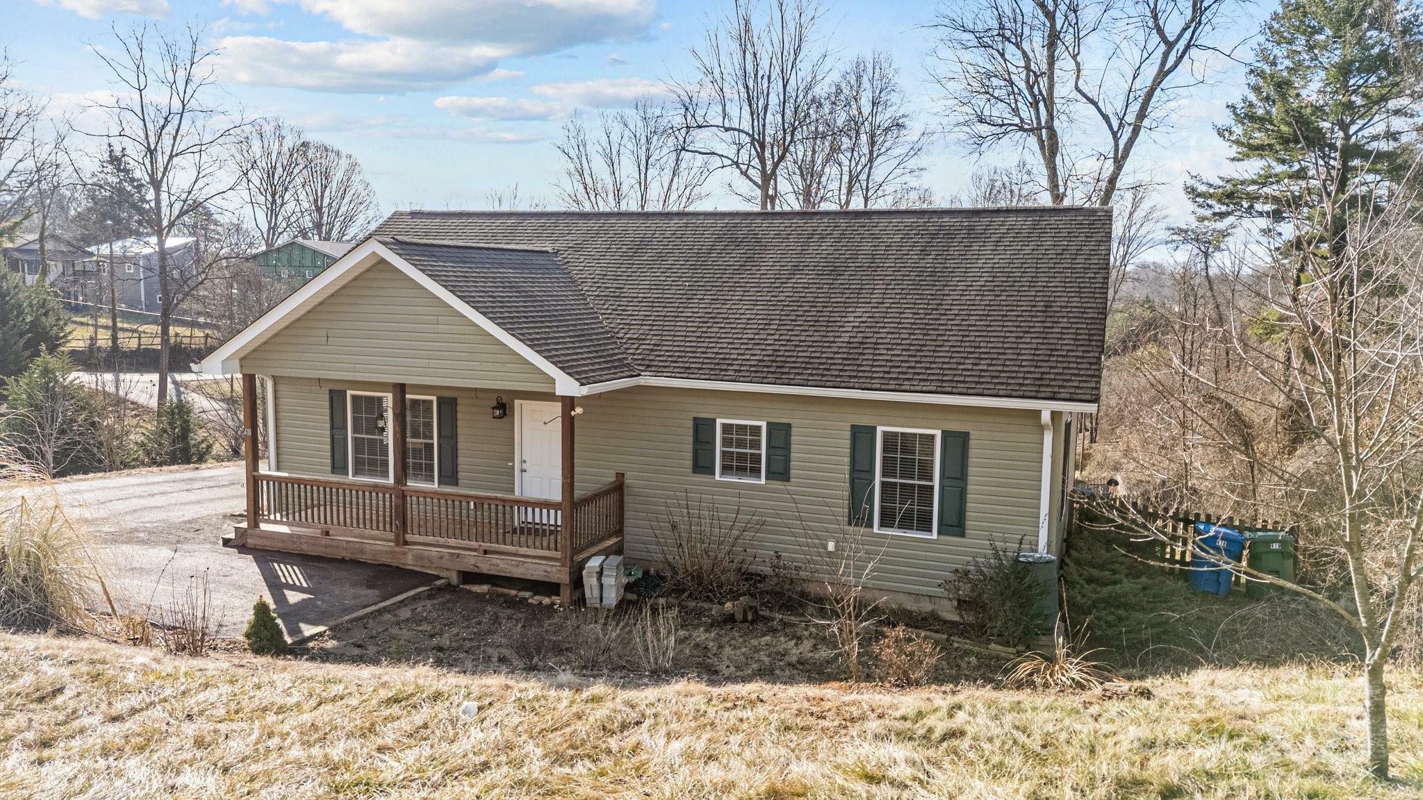 Property Photo:  418 Deaverview Road  NC 28806 