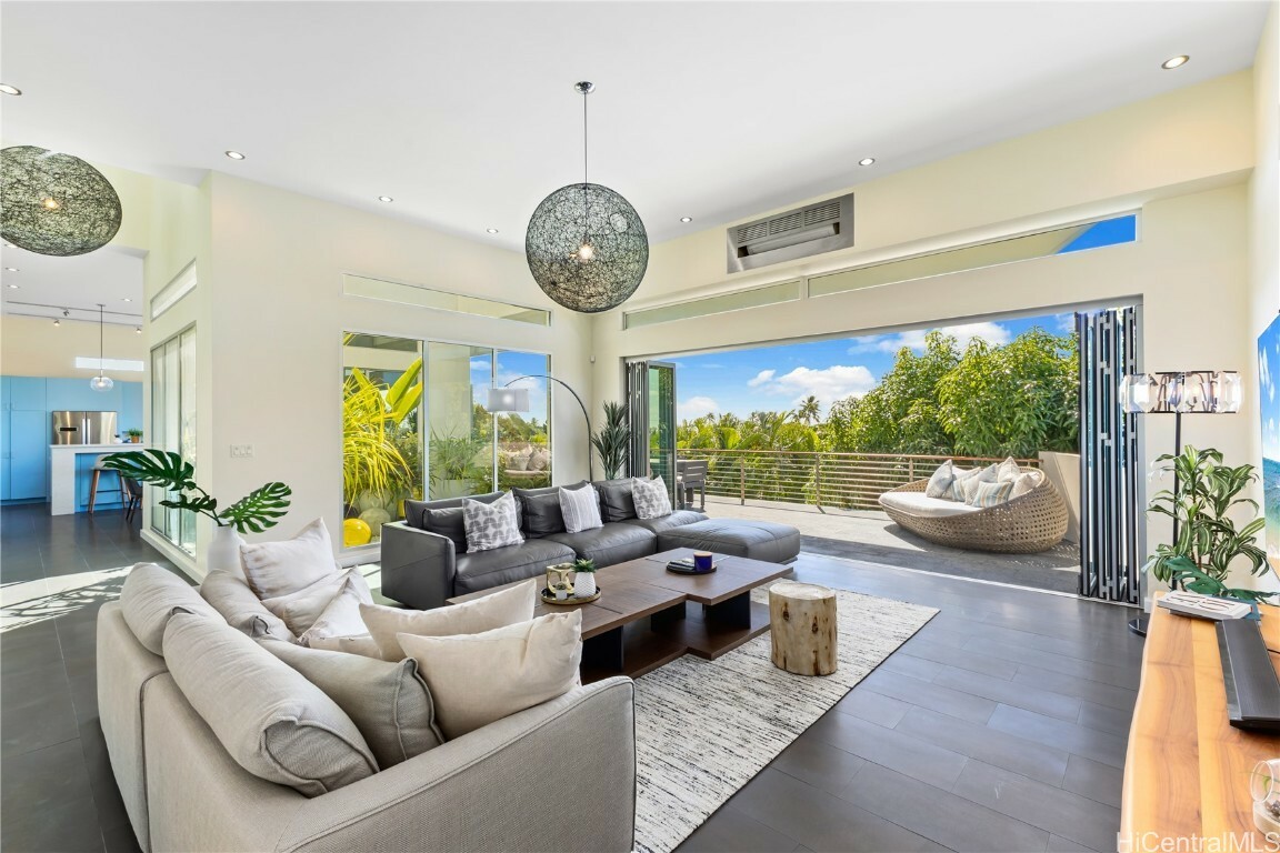 4914 Waa Street  Honolulu HI 96821 photo