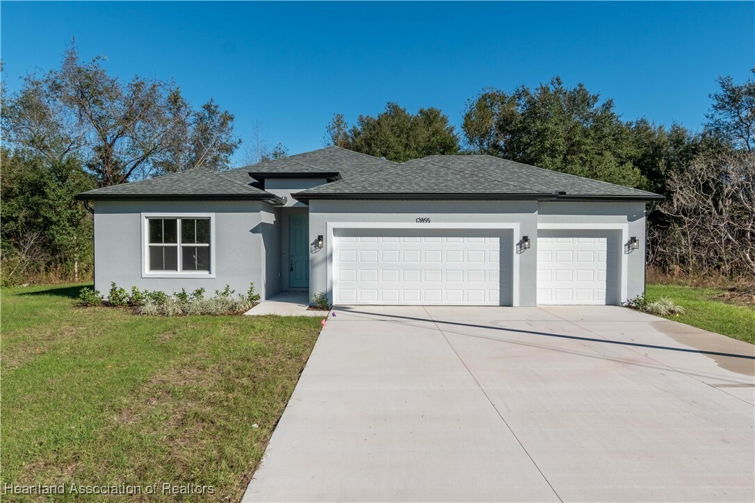 Property Photo:  4535 San Lorenzo Drive  FL 33872 