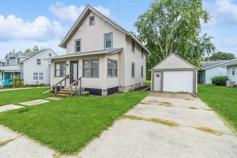 Property Photo:  910 Washington Street  IA 50248 