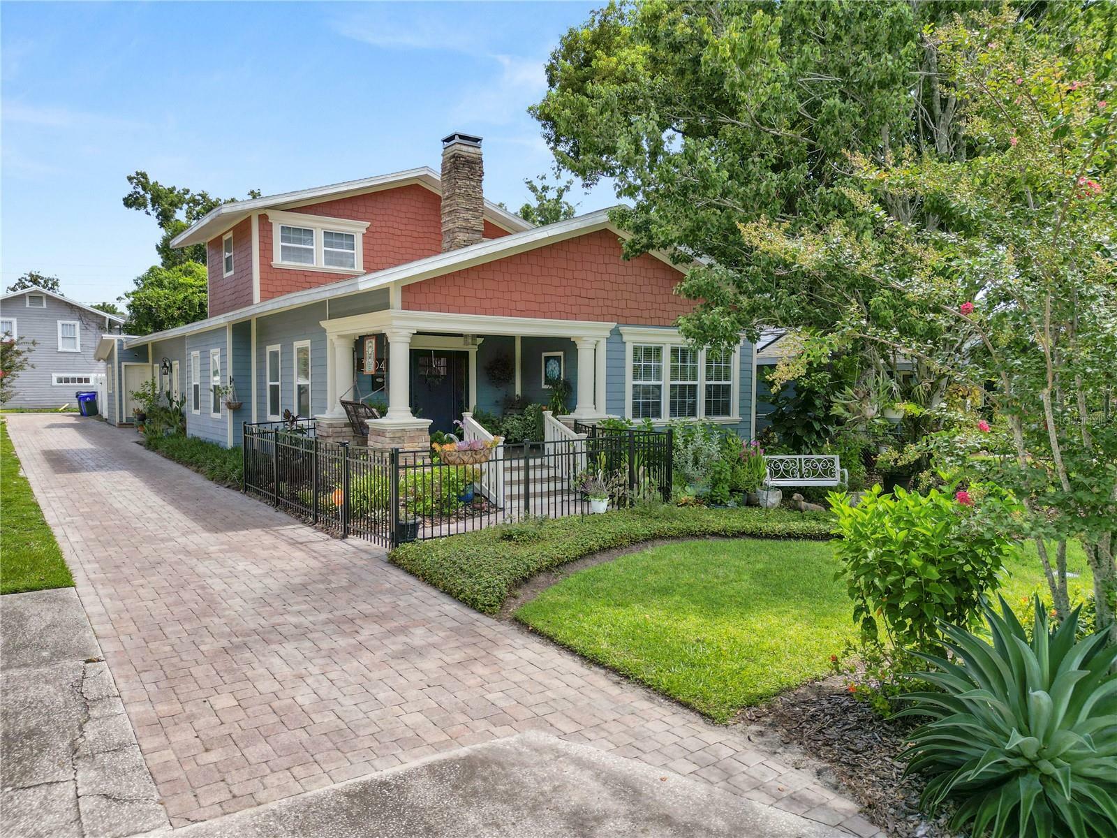 Property Photo: 304 E Palm Drive FL 33803