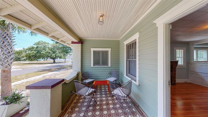Property Photo:  2418 2nd Avenue S  FL 33712 