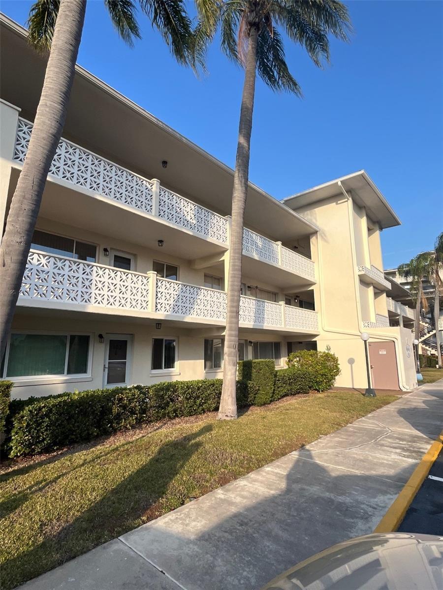 Property Photo: 1235 S Highland Avenue 3-303 FL 33756
