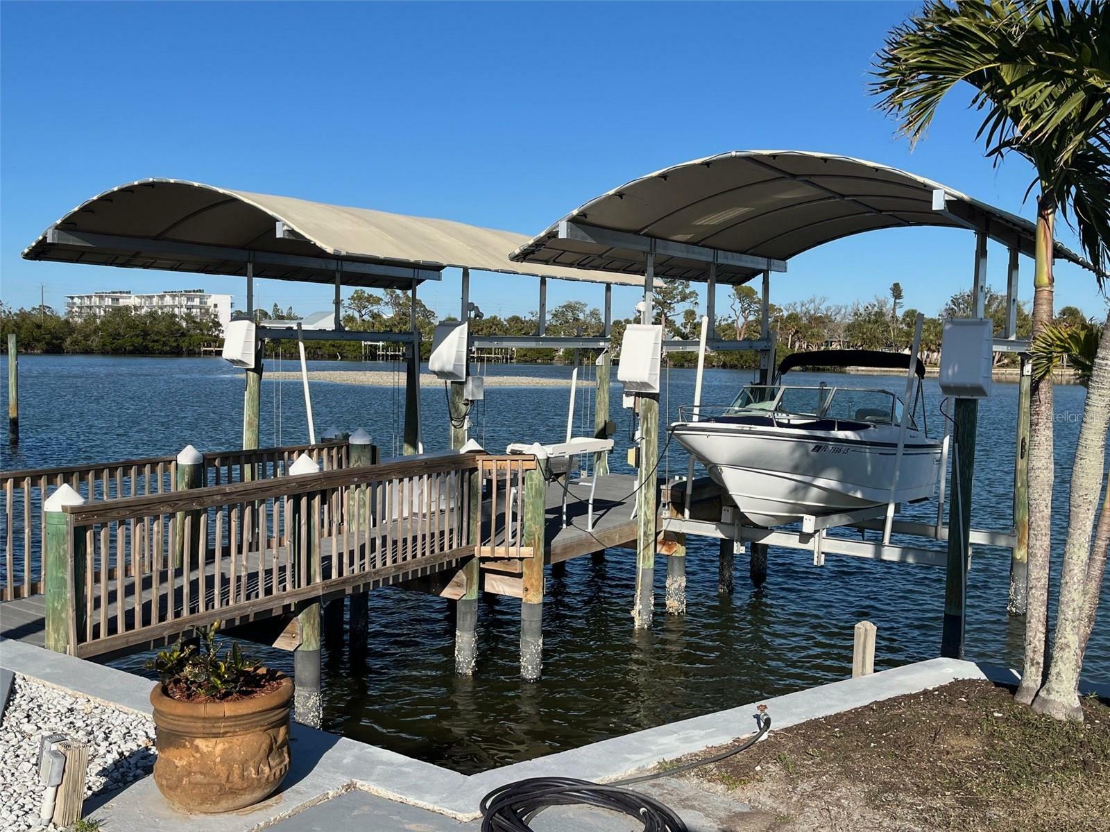 Property Photo:  1449 Deer Creek Drive  FL 34223 