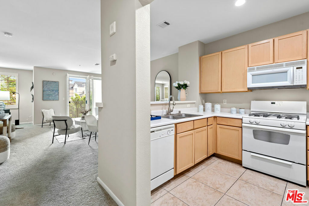 Property Photo:  6400 Crescent Parkway 305  CA 90094 