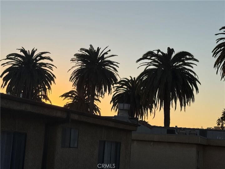 Property Photo: 1735 N Fuller Avenue 425 CA 90046