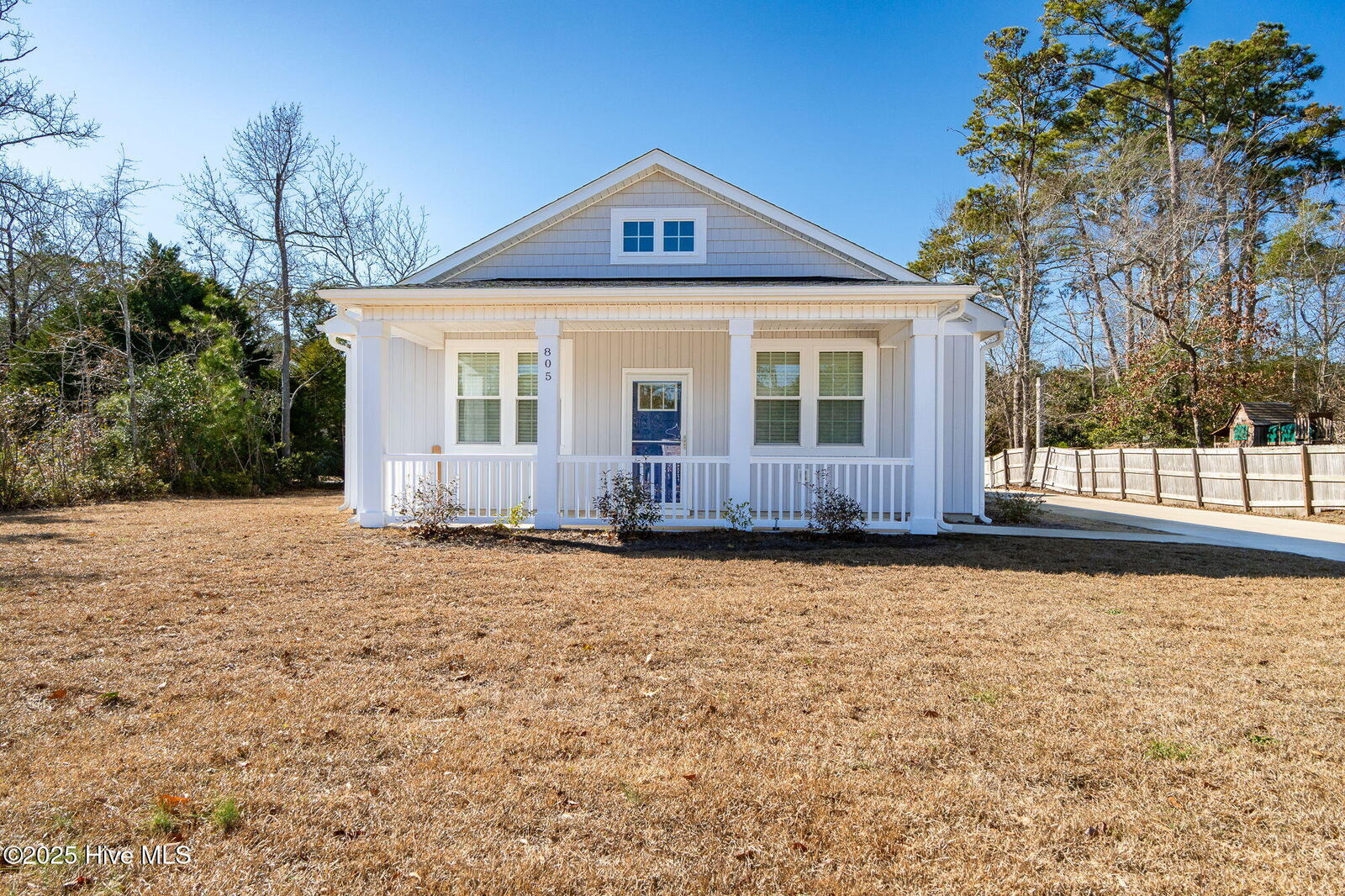 Property Photo:  805 Rustic Court  NC 28557 