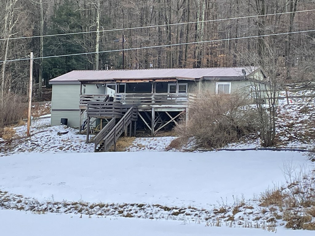 Property Photo:  1009 Basswood Swail Rd  PA 18837 