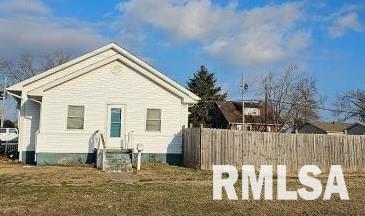 Property Photo:  1020 State Street  IL 62930 