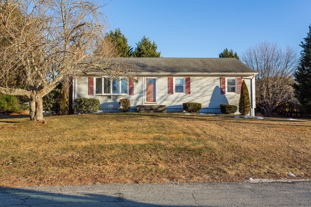 Property Photo:  28 Holly Cir  RI 02878 