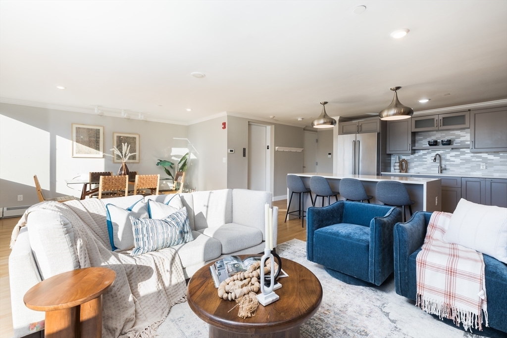Property Photo: 34 Hancock St 7 MA 02114