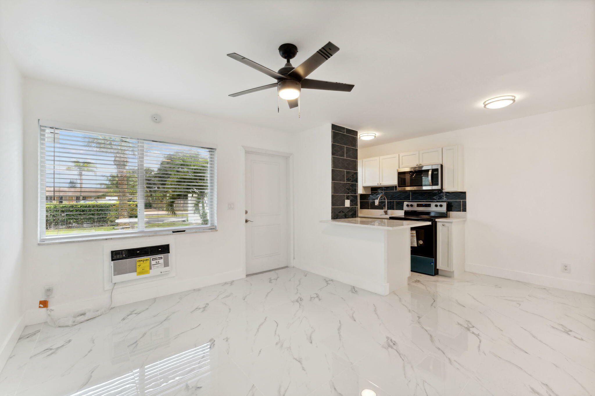 Property Photo:  525 S Broadway Street K  FL 33462 