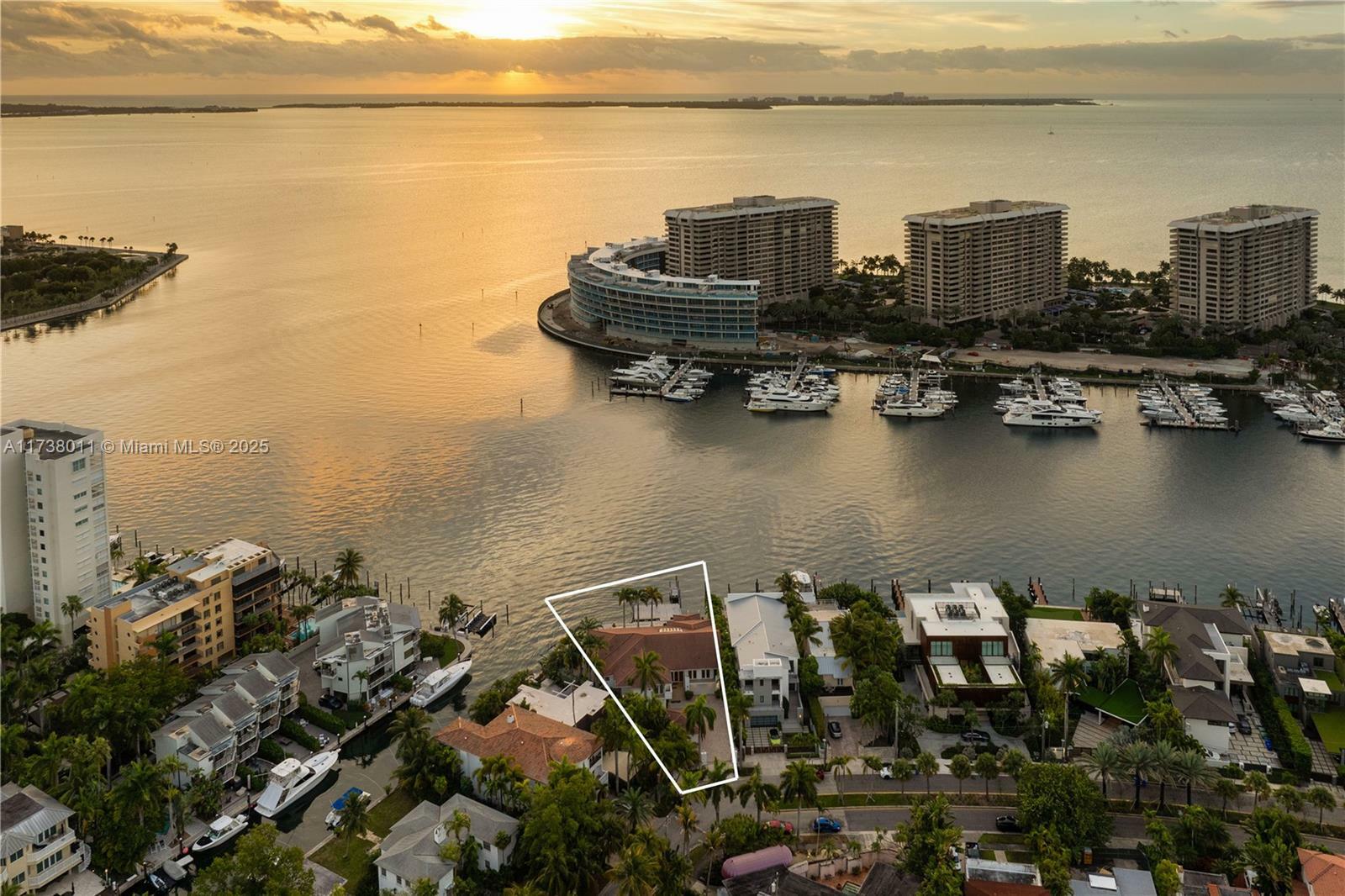 Property Photo:  1740 S Bayshore Ln  FL 33133 