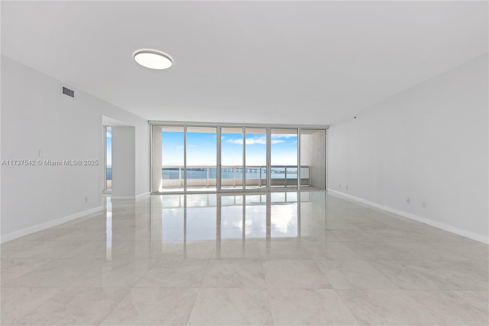 Property Photo:  1643 Brickell Ave 1604  FL 33129 