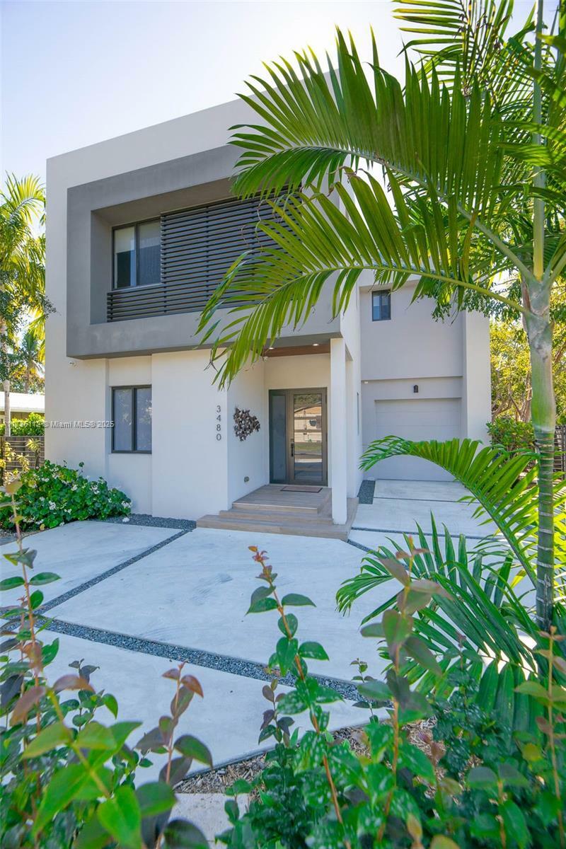 Property Photo:  3480 Oak Ave  FL 33133 