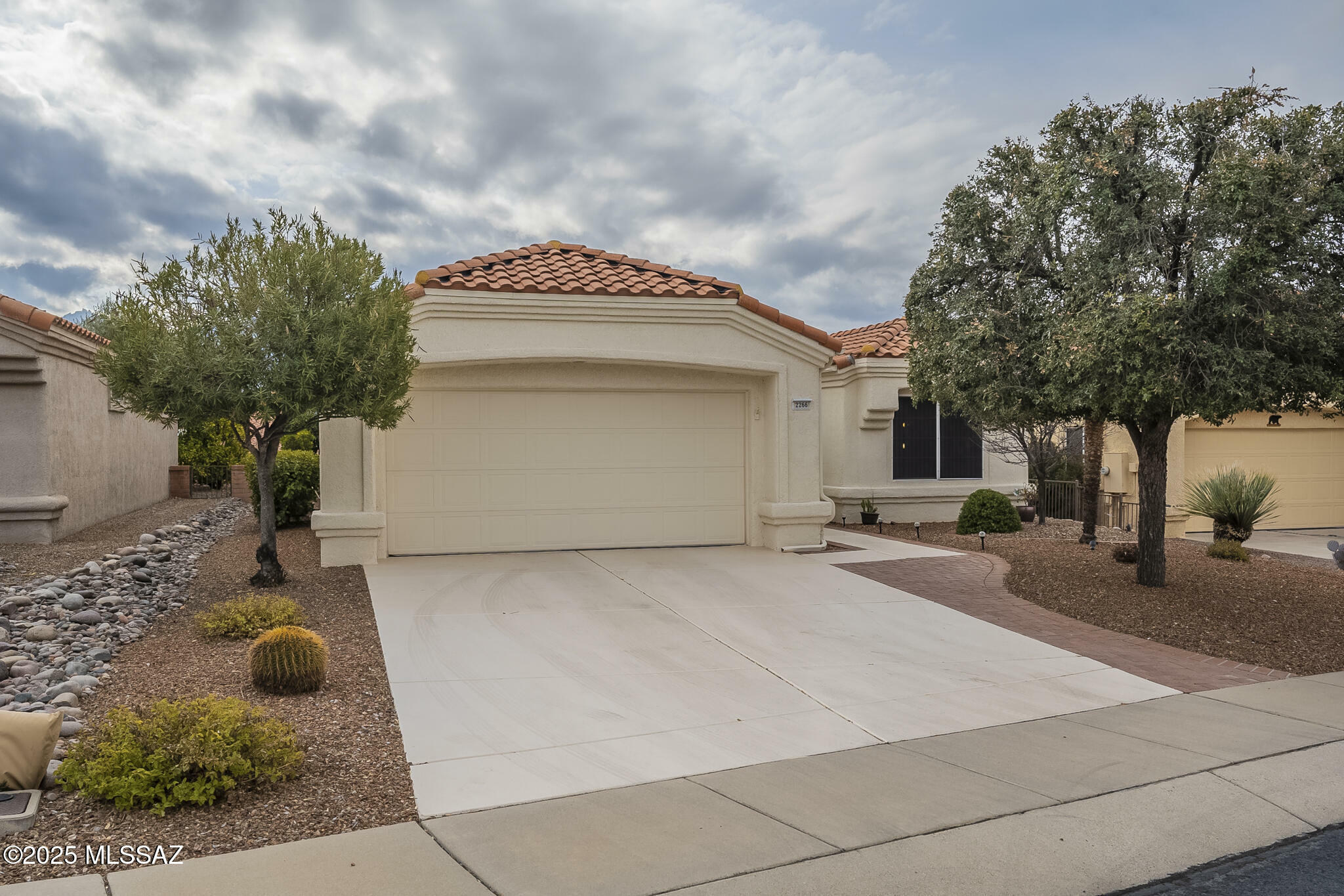 Property Photo:  2266 E Celosia Way  AZ 85755 