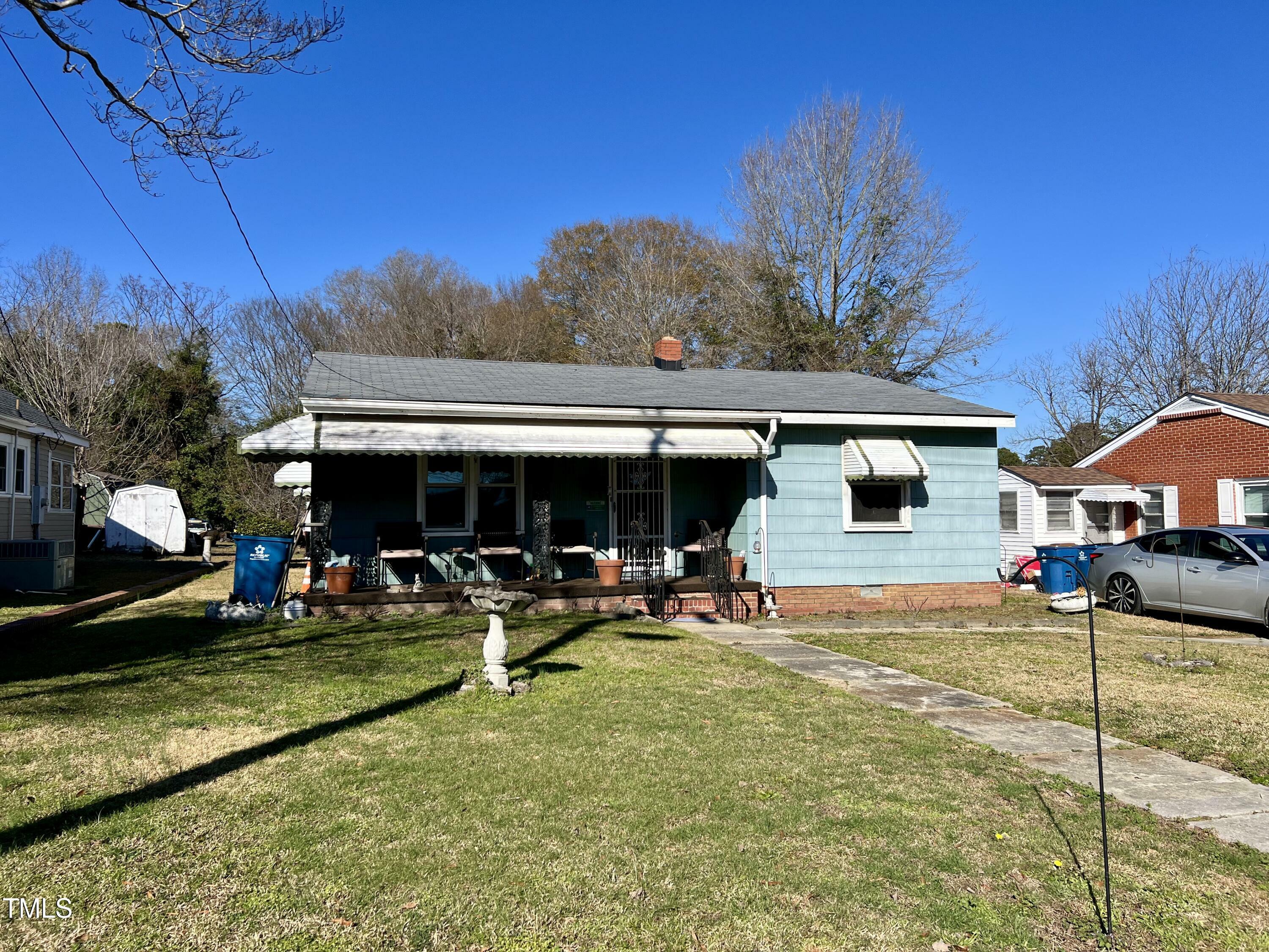 Property Photo:  709 E Johnson Street  NC 28334 