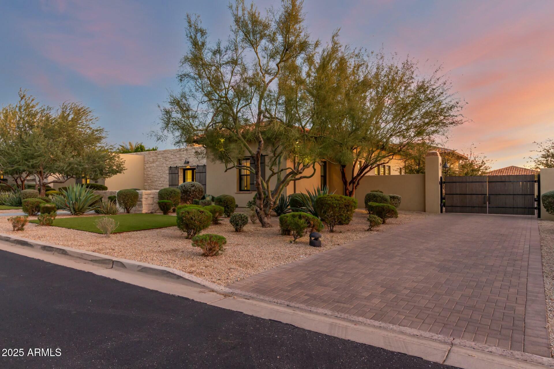 Property Photo: 8881 E Via Del Sol Drive AZ 85255