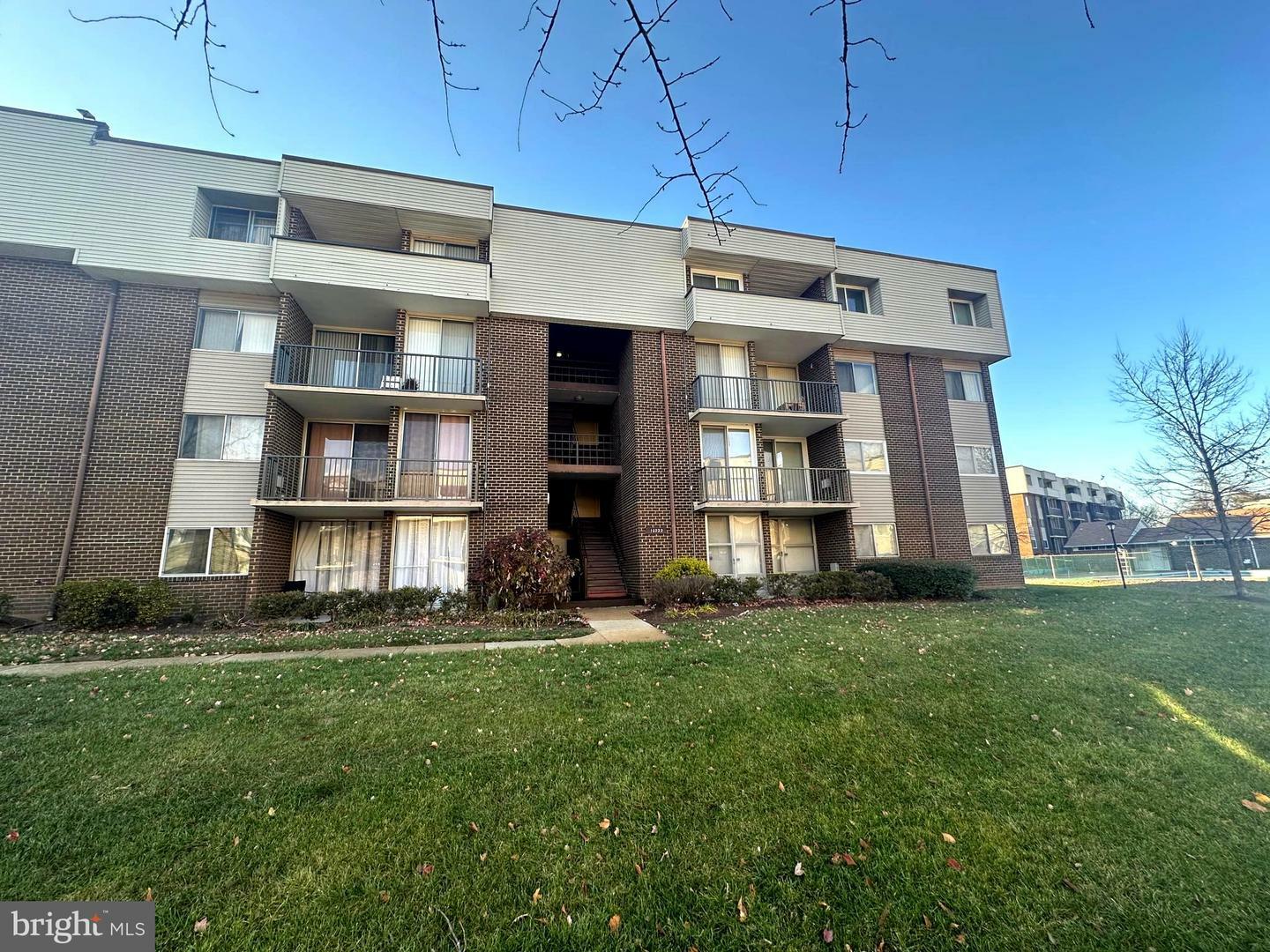 Property Photo: 10222 Prince Place 11-T2 MD 20774