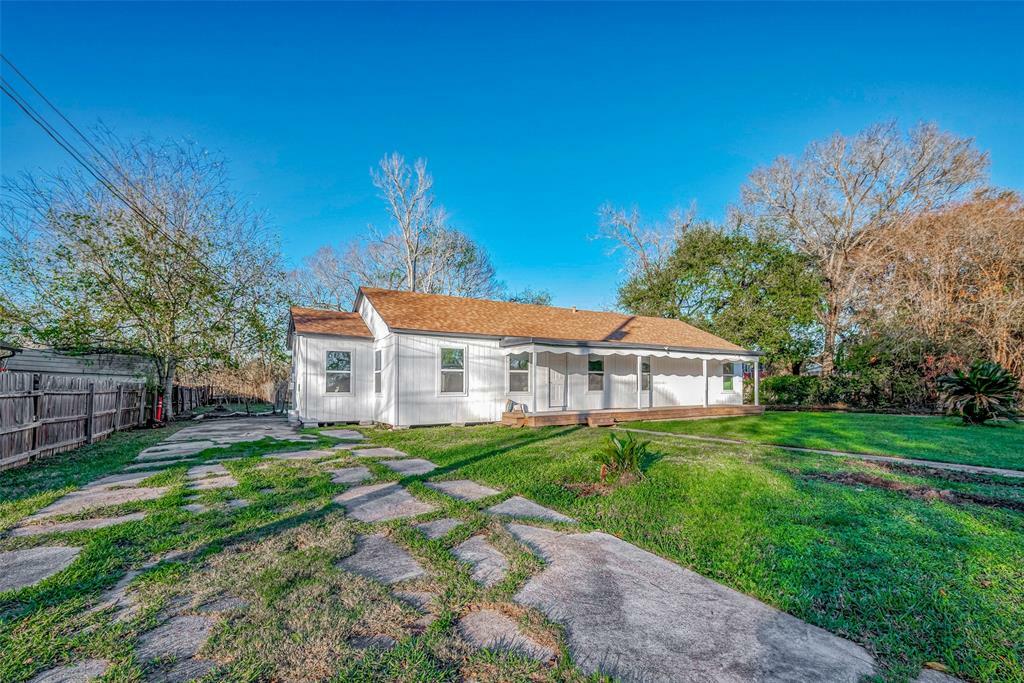 Property Photo: 3009 Lincoln Street TX 77575