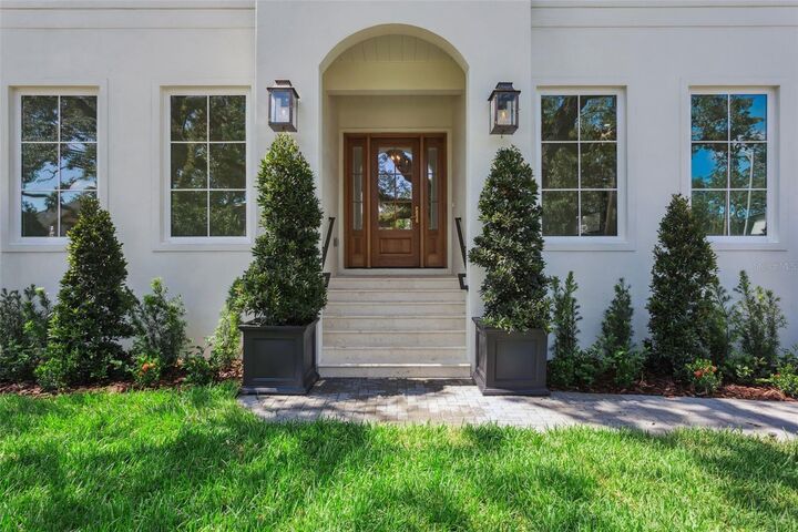 Property Photo:  4614 W Tennyson Avenue  FL 33629