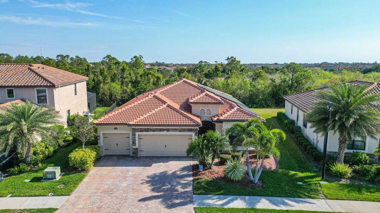 Property Photo: 20590 Granlago Drive FL 34293