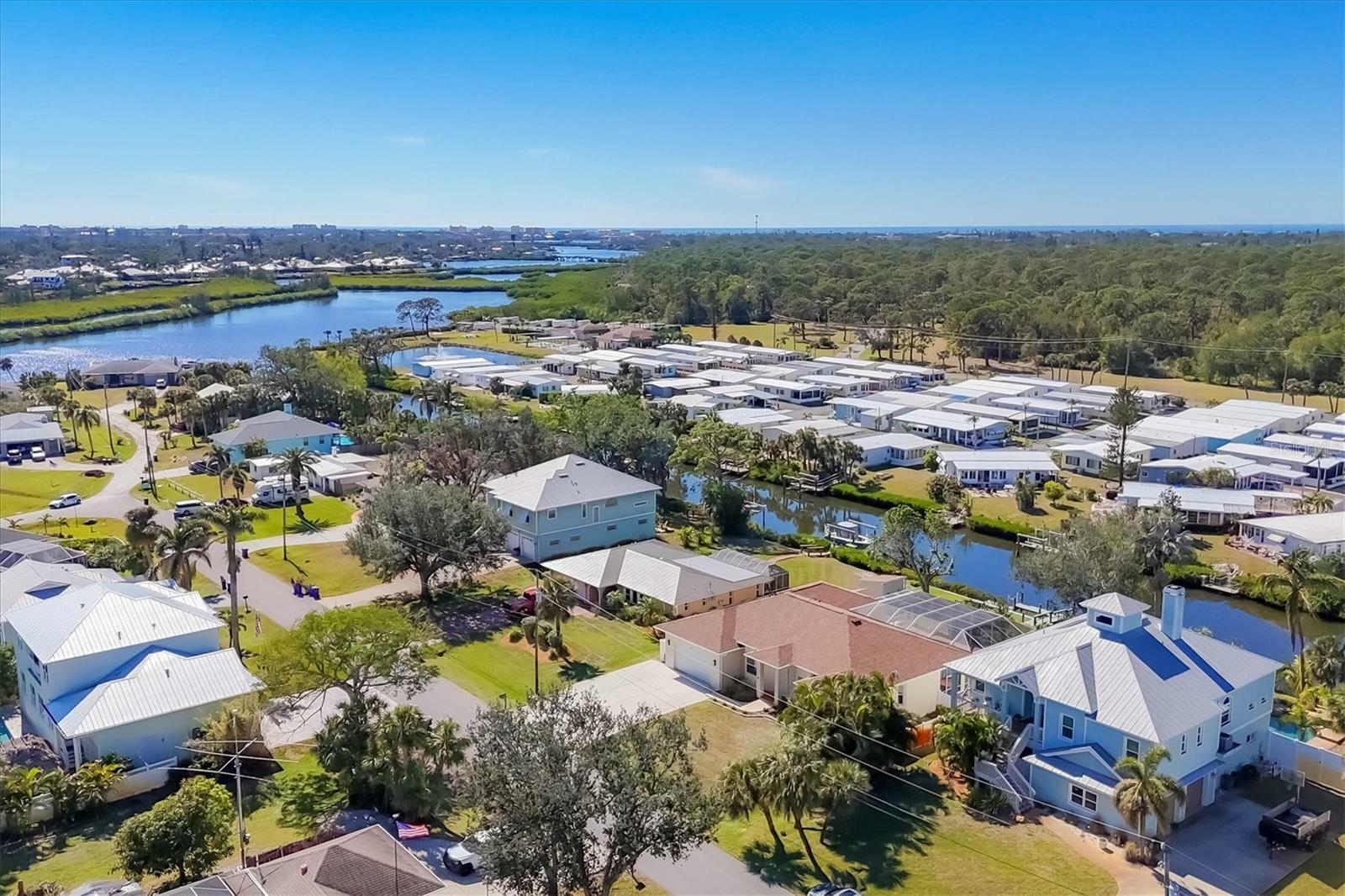 Property Photo: 907 Garland Avenue FL 34275