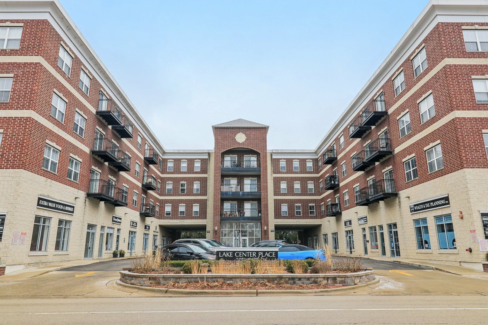 Property Photo:  10 N Lake Street 307  IL 60030 