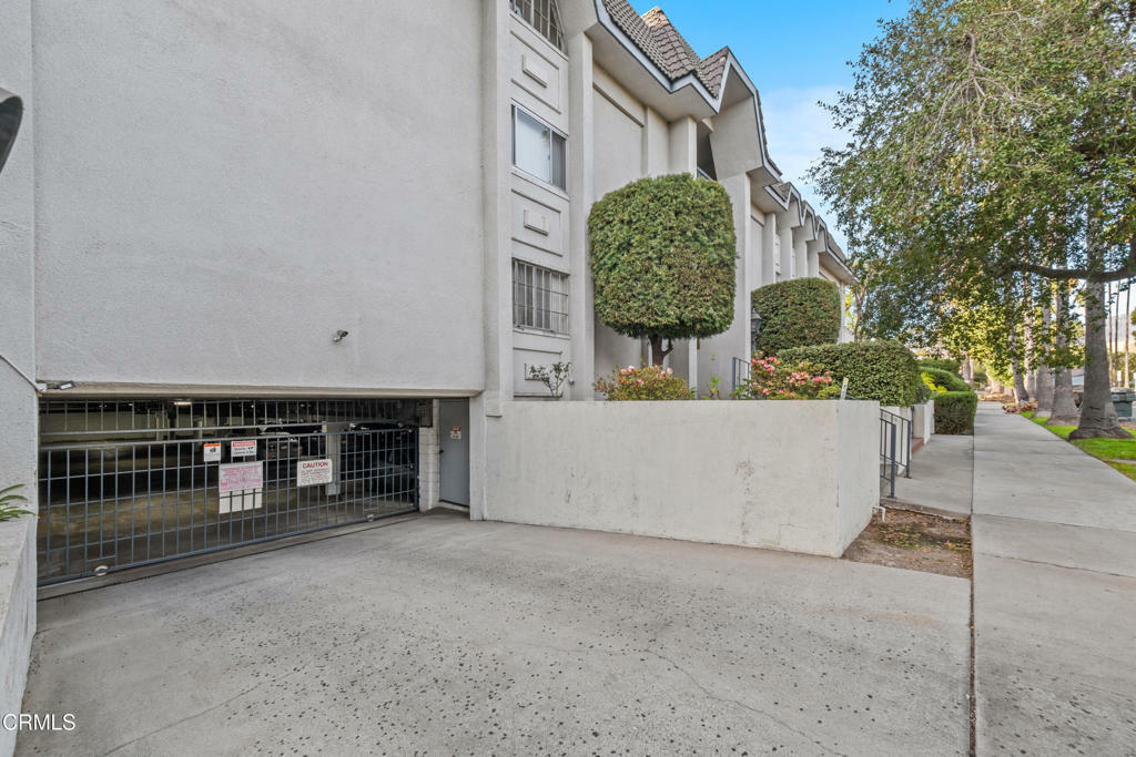 Property Photo:  497 S El Molino Avenue 102  CA 91101 