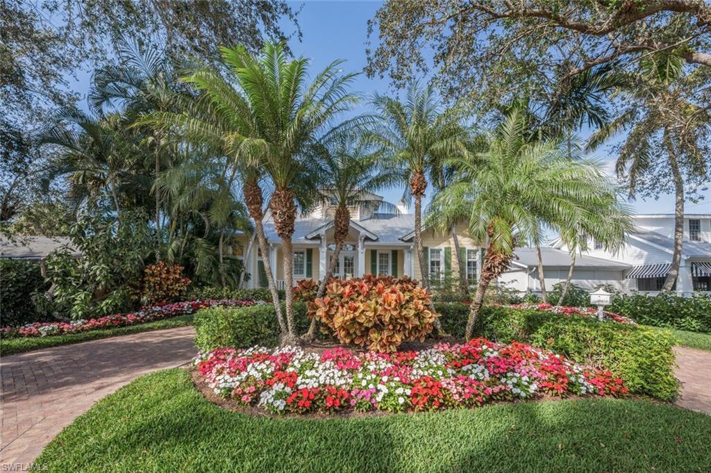 Property Photo: 165 Broad Ave S FL 34102