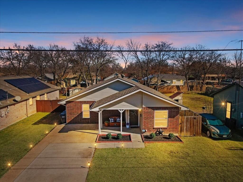 Property Photo: 1612 Haddock Street TX 75069