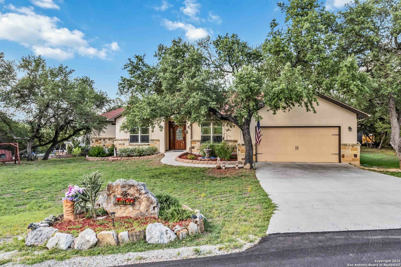 1406 Cougar Dr  Canyon Lake TX 78133 photo