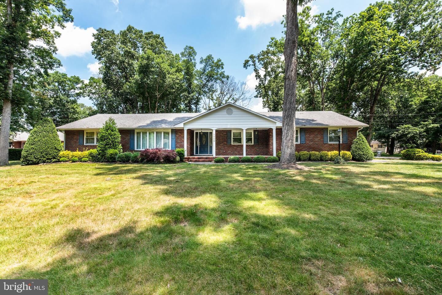 Property Photo:  1506 Garry Avenue  NJ 08361 