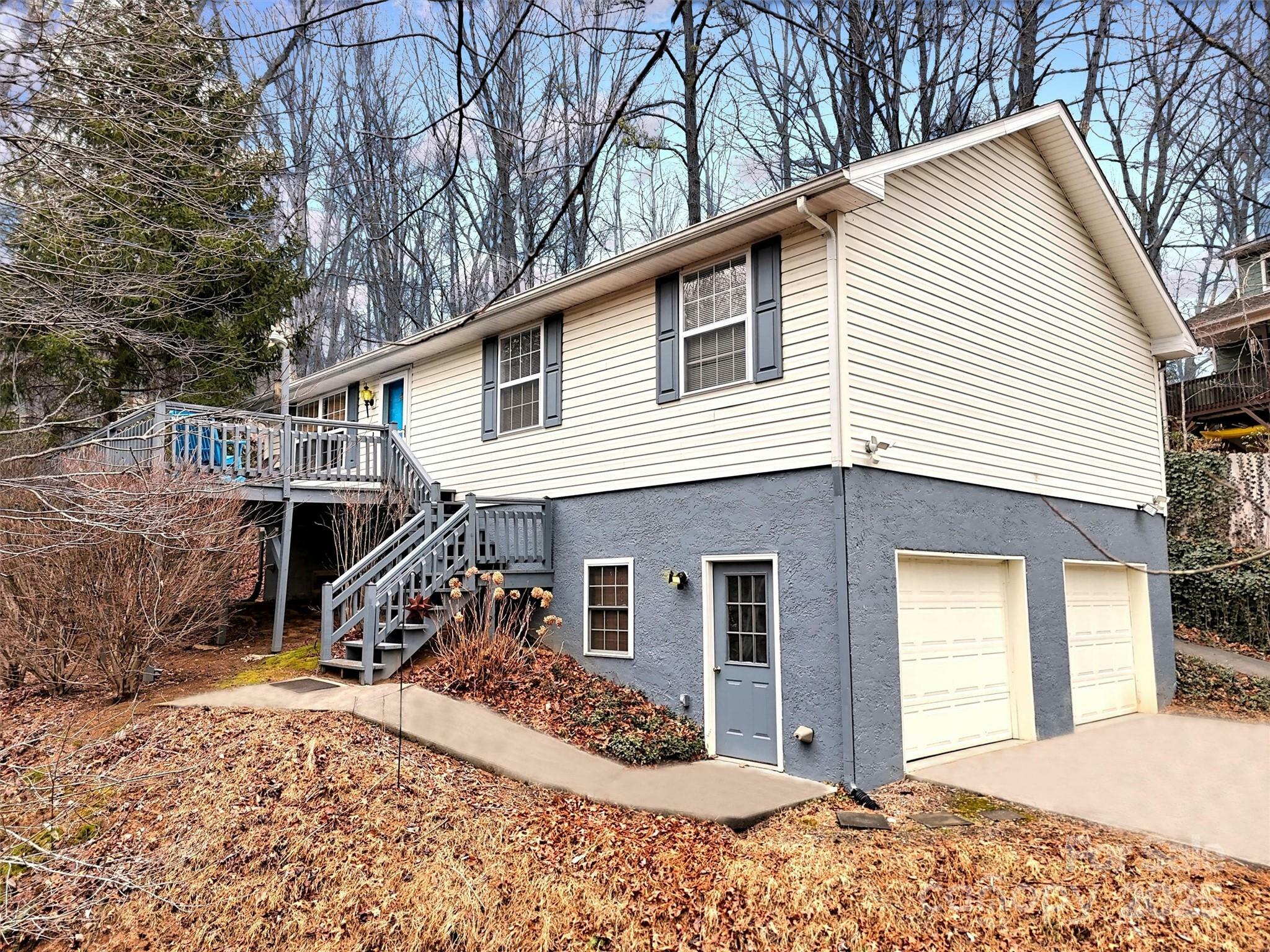 Property Photo:  330 Sleepy Hollow Drive  NC 28785 