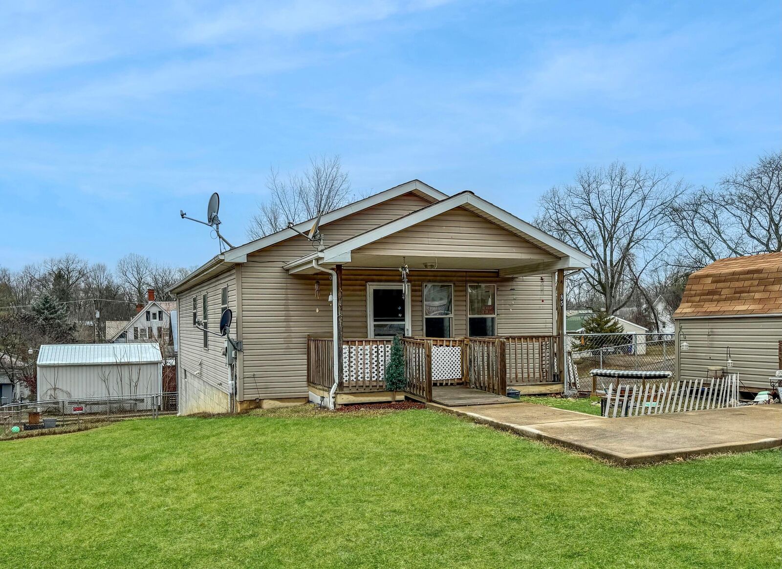 Property Photo:  85 S Cherry Street  OH 43338 