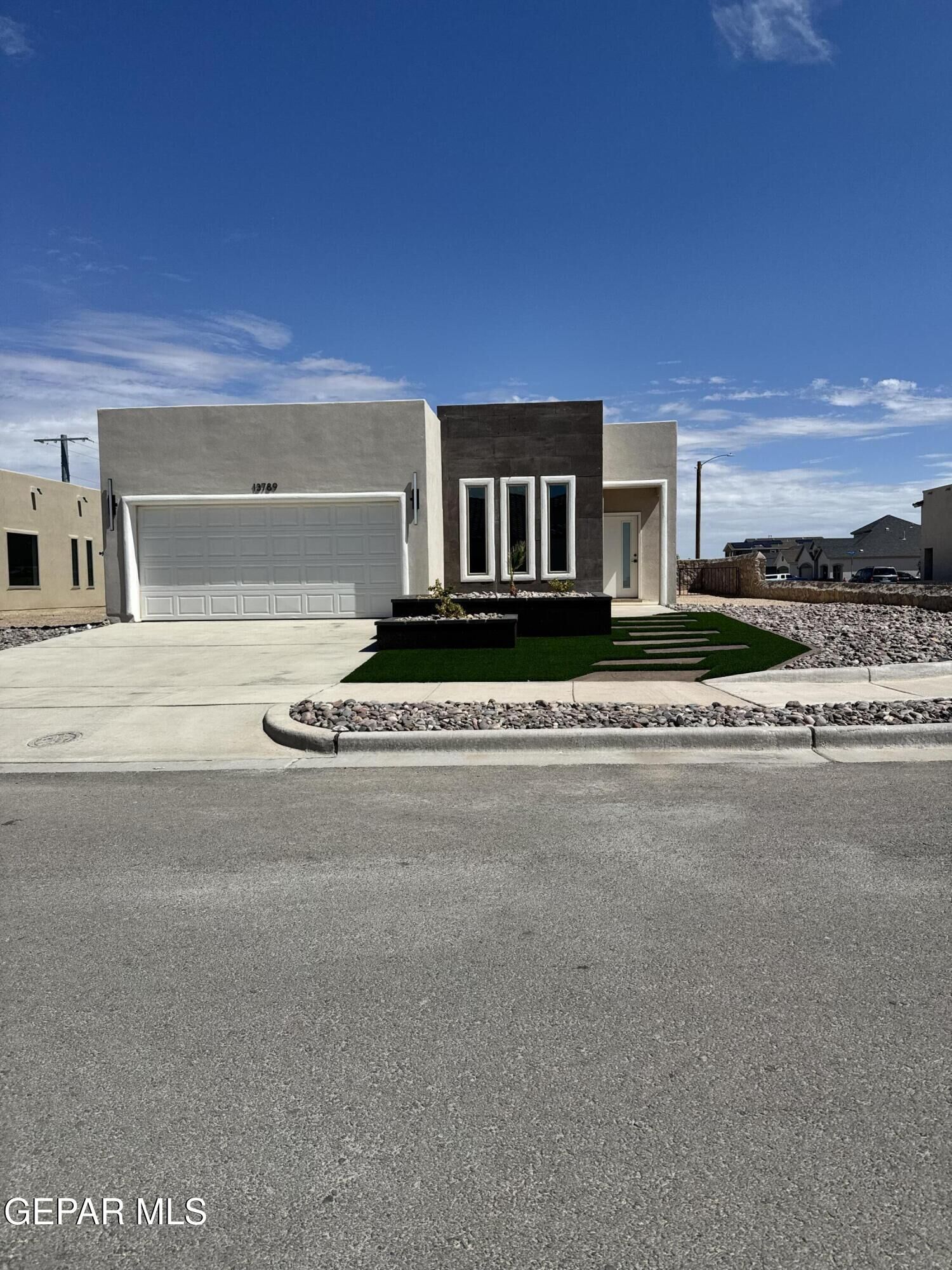 Property Photo:  924 Sandhurst Place  TX 79928