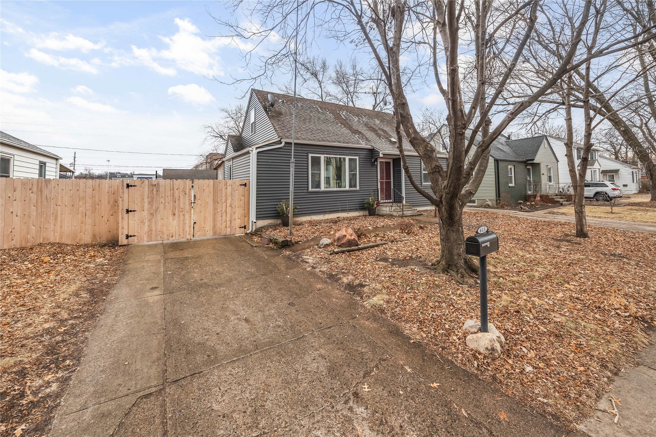 Property Photo:  613 Linnwill Place  IA 50265 