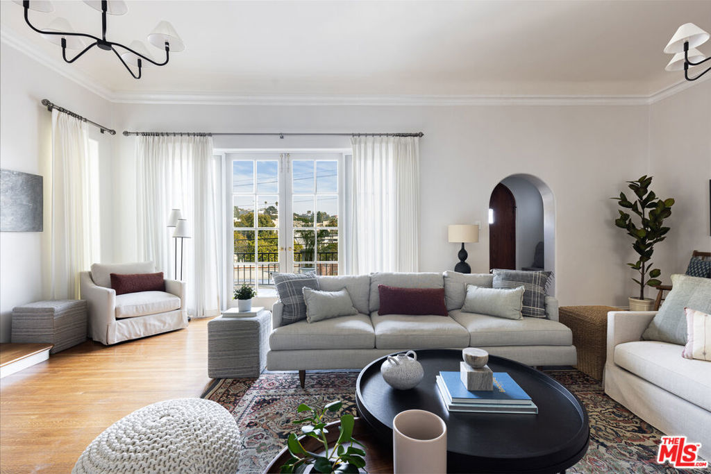 Property Photo: 2175 Vista Del Mar Street CA 90068