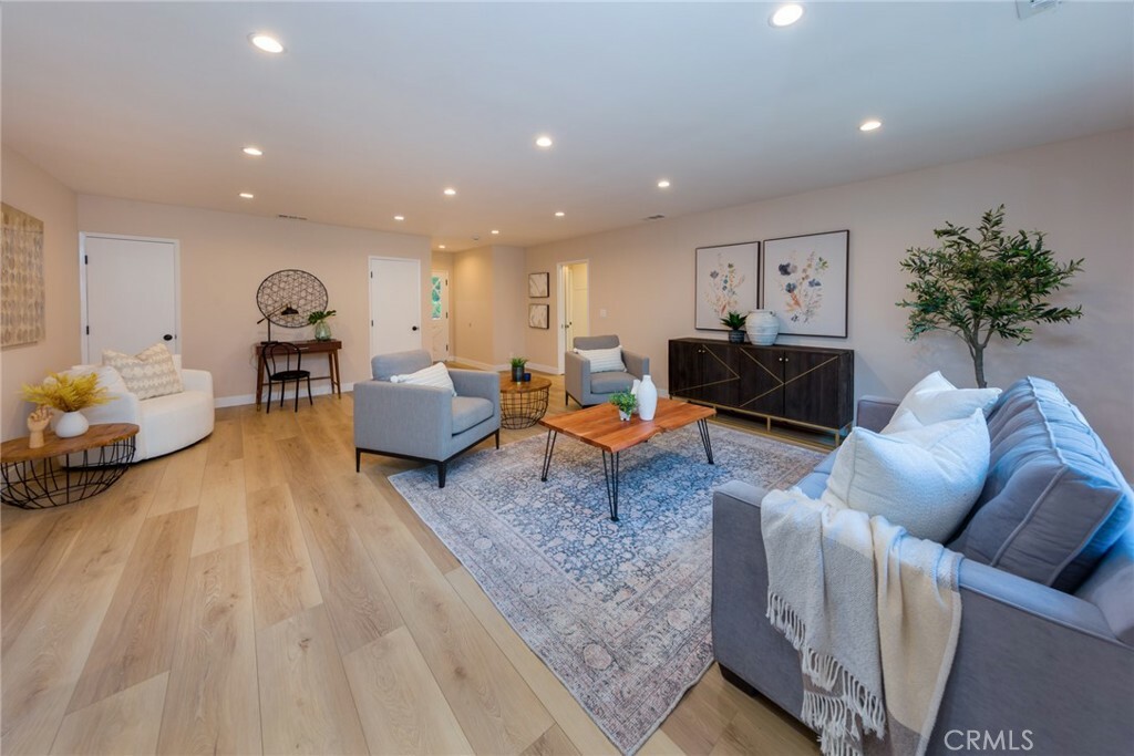 Property Photo:  10119 Wealtha Avenue  CA 91352 