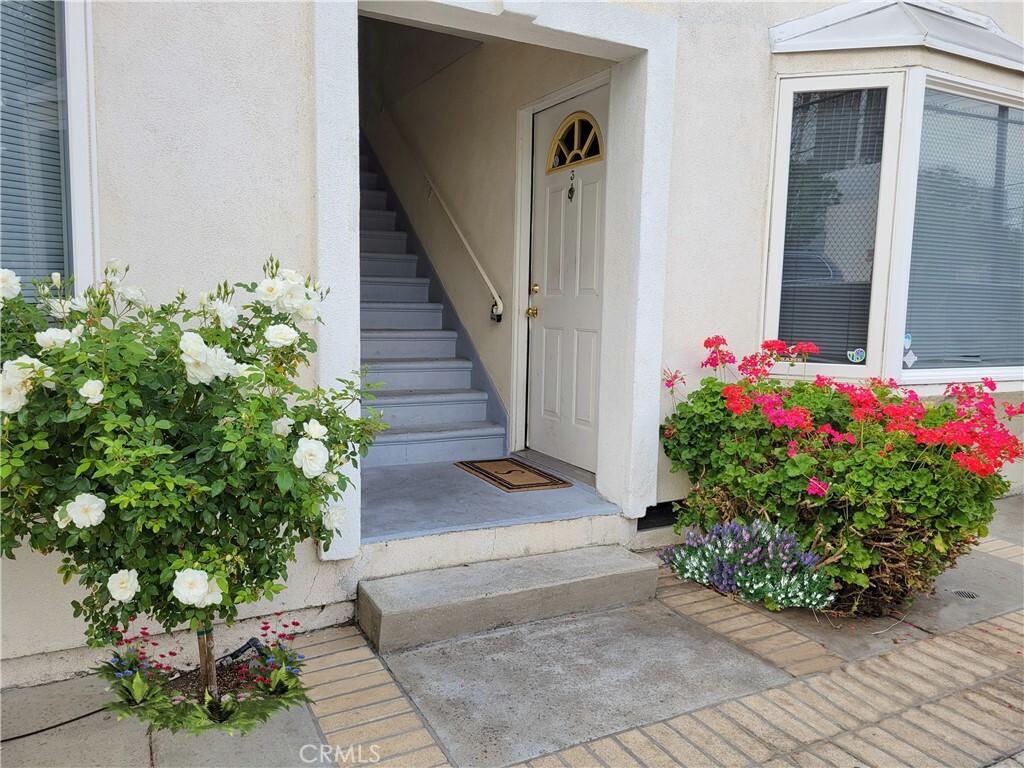 Property Photo:  14701 Dickens Street 8  CA 91403 