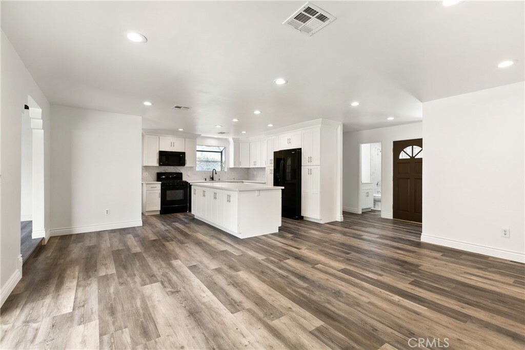 Property Photo:  6229 Platt Avenue  CA 91367 