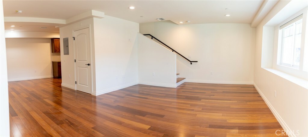 Property Photo: 5906 Murietta CA 91401